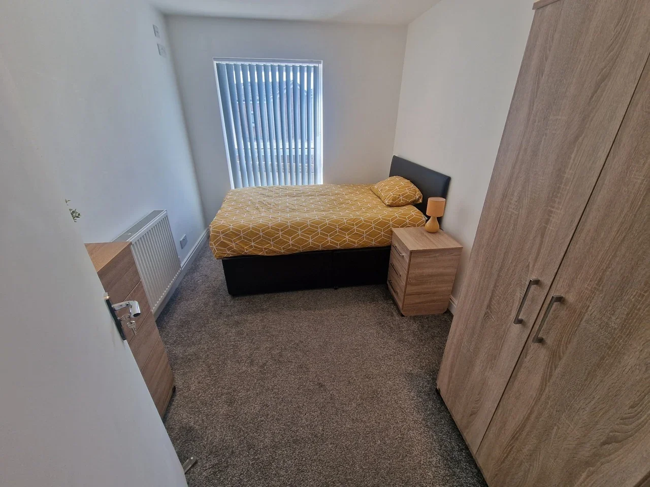 Room Miranda Close in Birmingham