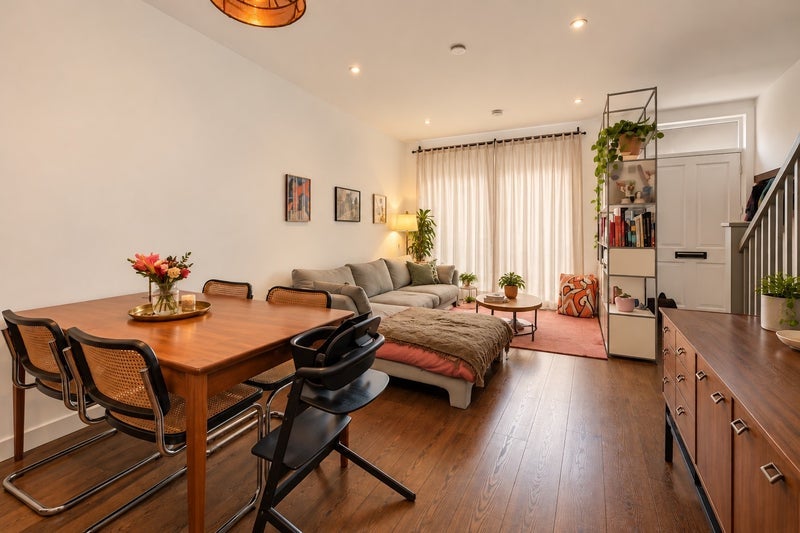 Room Springpark Drive in Greater London
