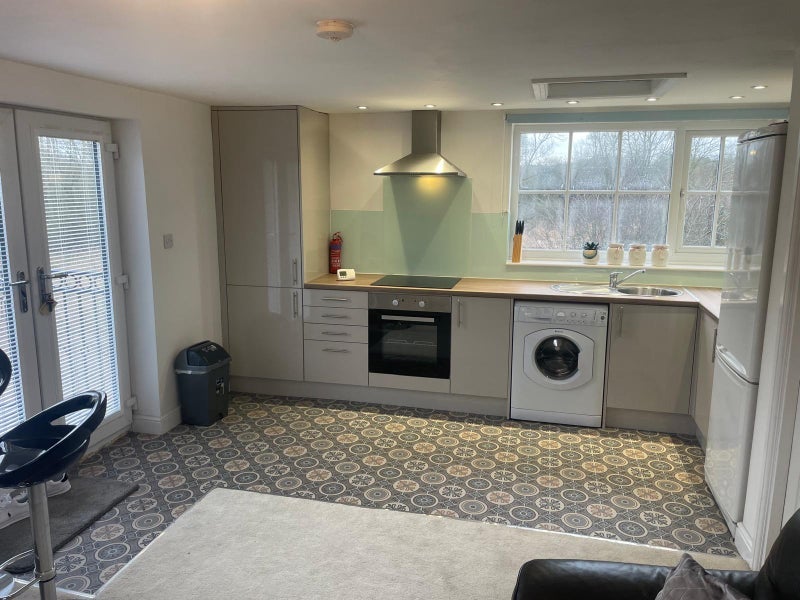 Room Ward Lane in Wakefield