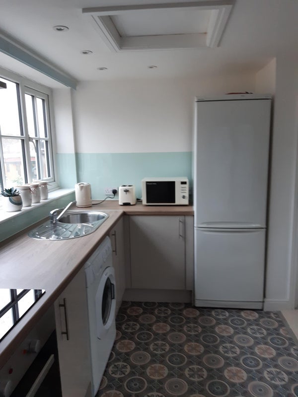 Room Ward Lane in Wakefield