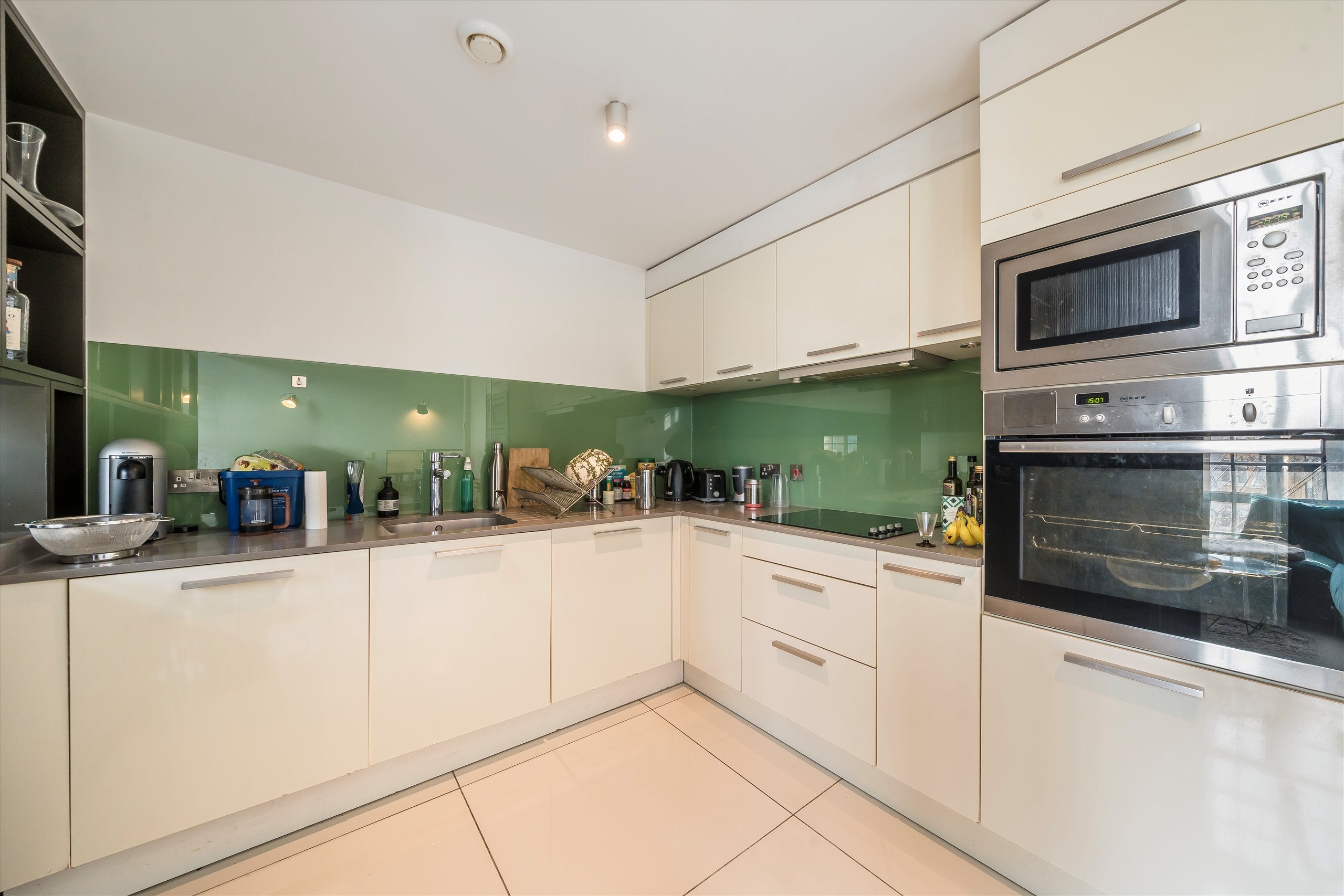 Flat Richmond Road in Greater London