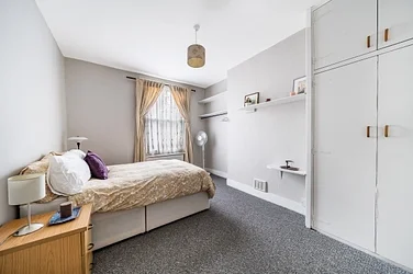 Flat Shirland Mews in City of Westminster