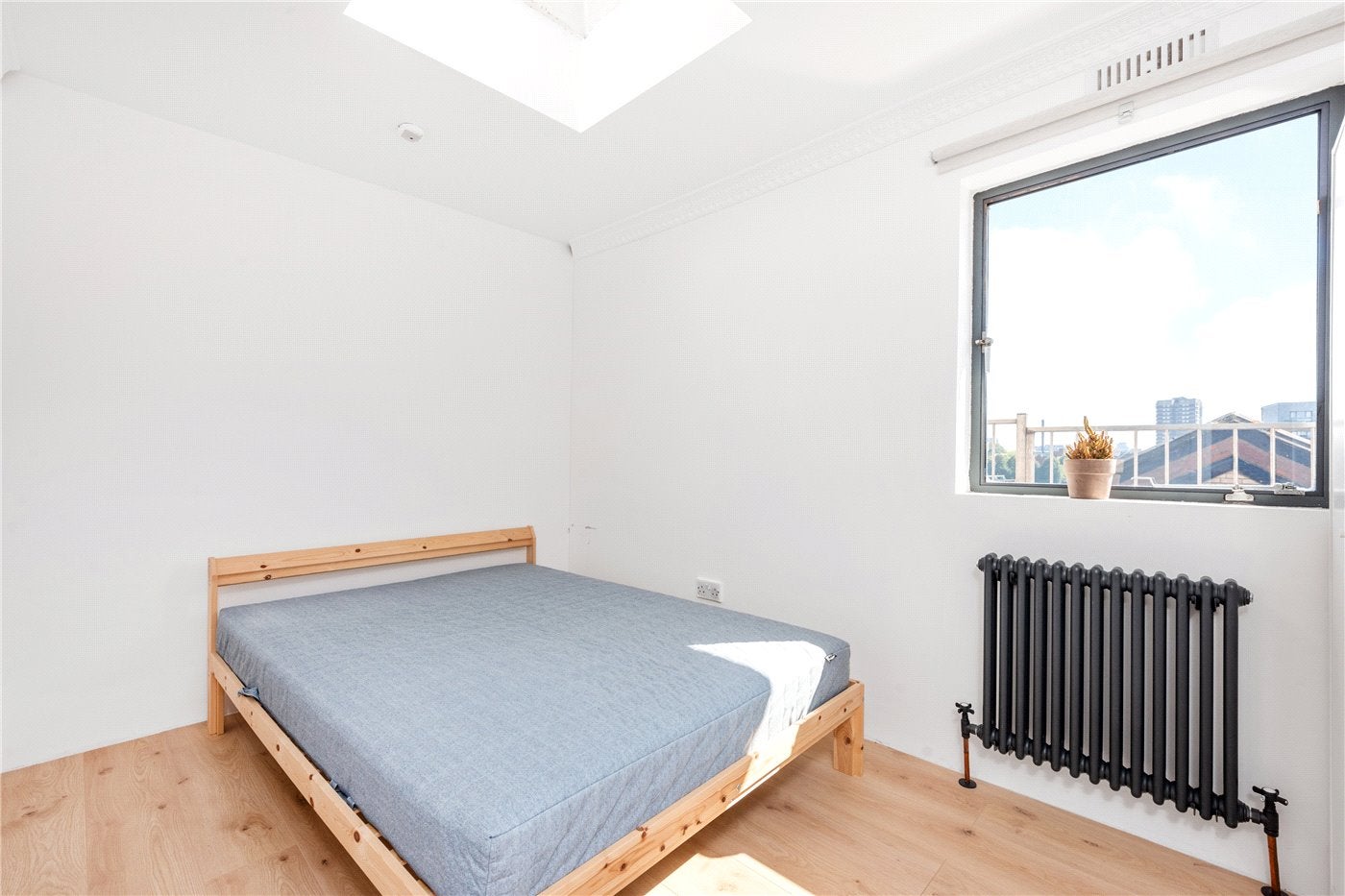 Flat Wood Close in Greater London