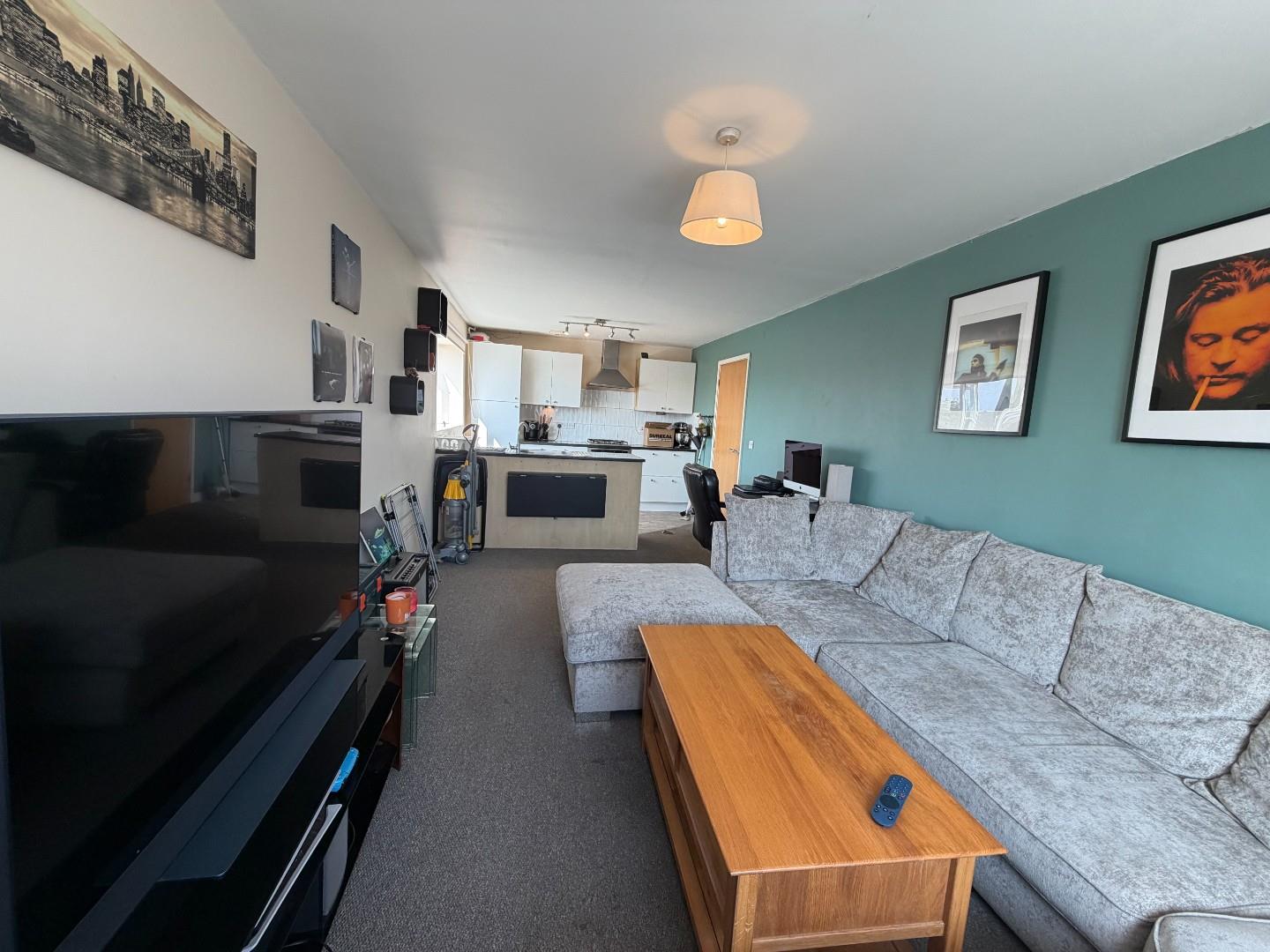 Flat Weedon Road in Northampton