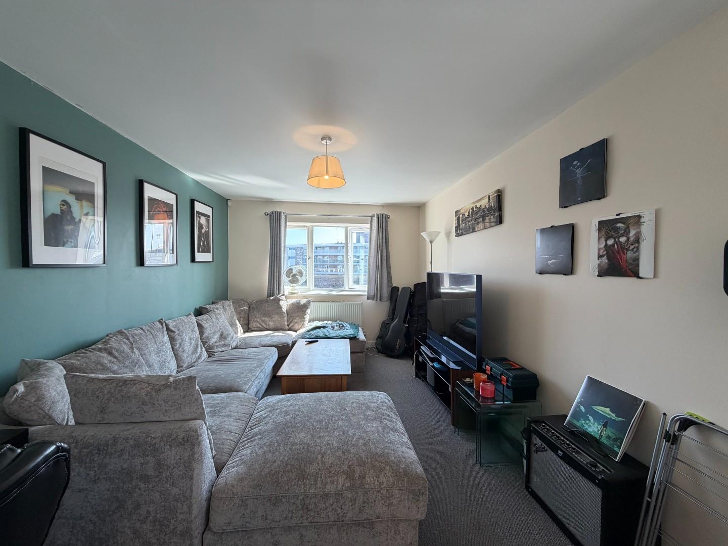 Flat Weedon Road in Northampton