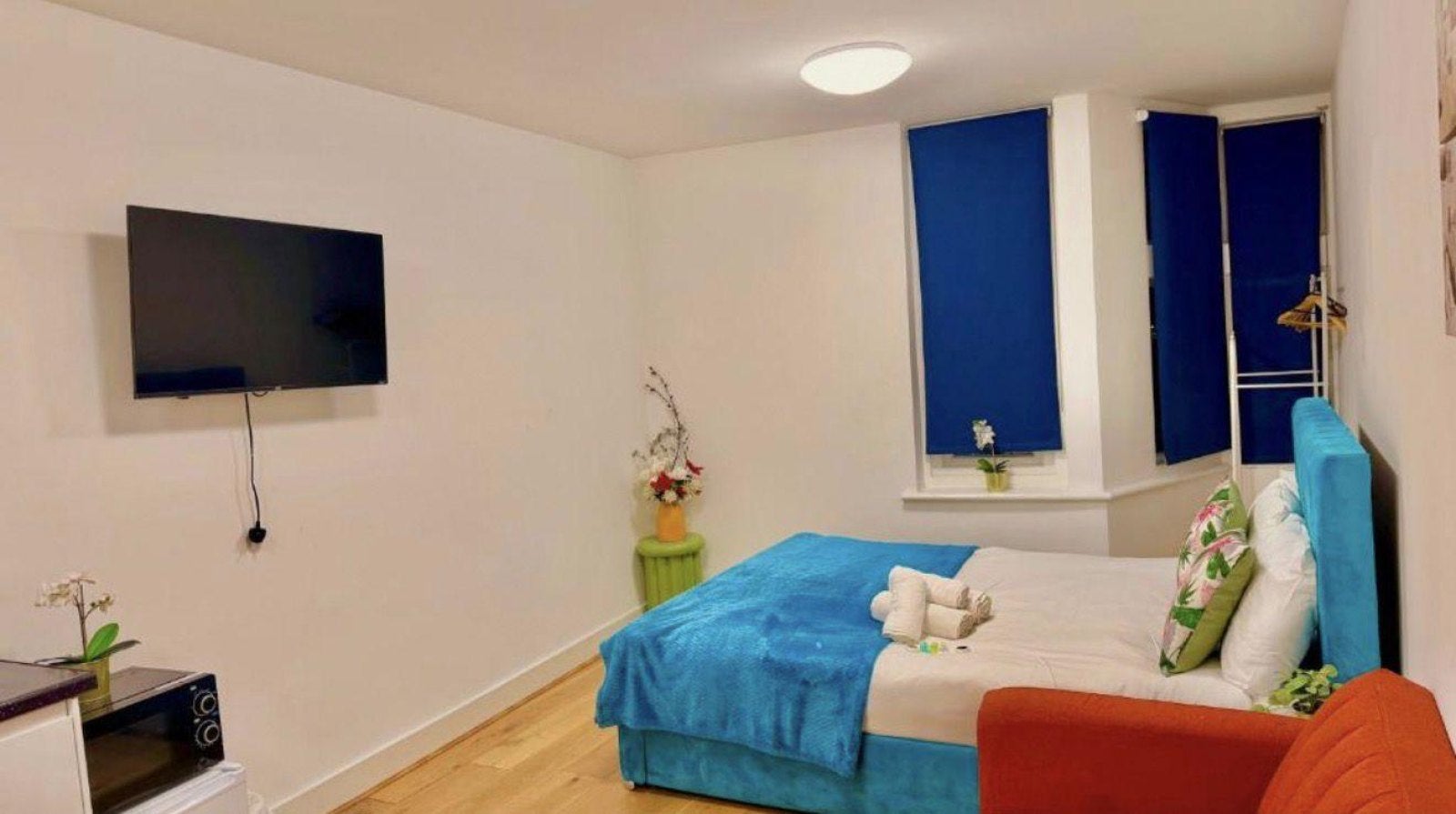 Flat St Albans Lane in Greater London