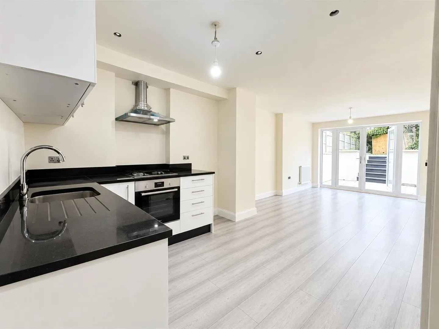 Flat Crouch Hill in Greater London
