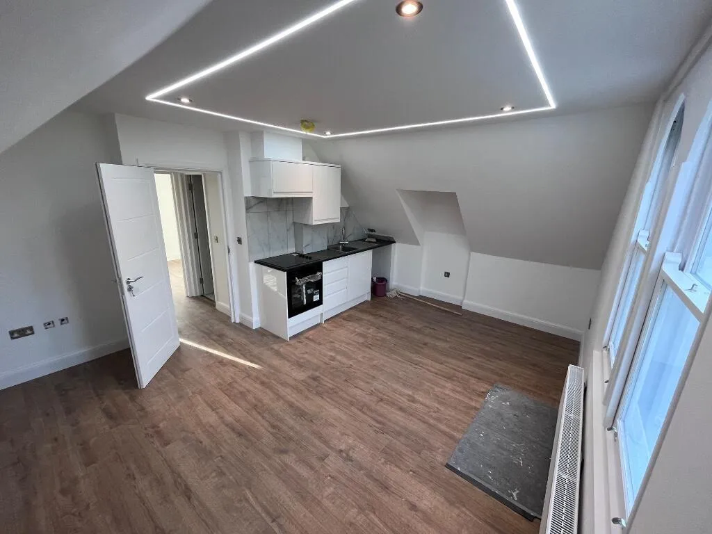 Flat Crouch Hill in Greater London