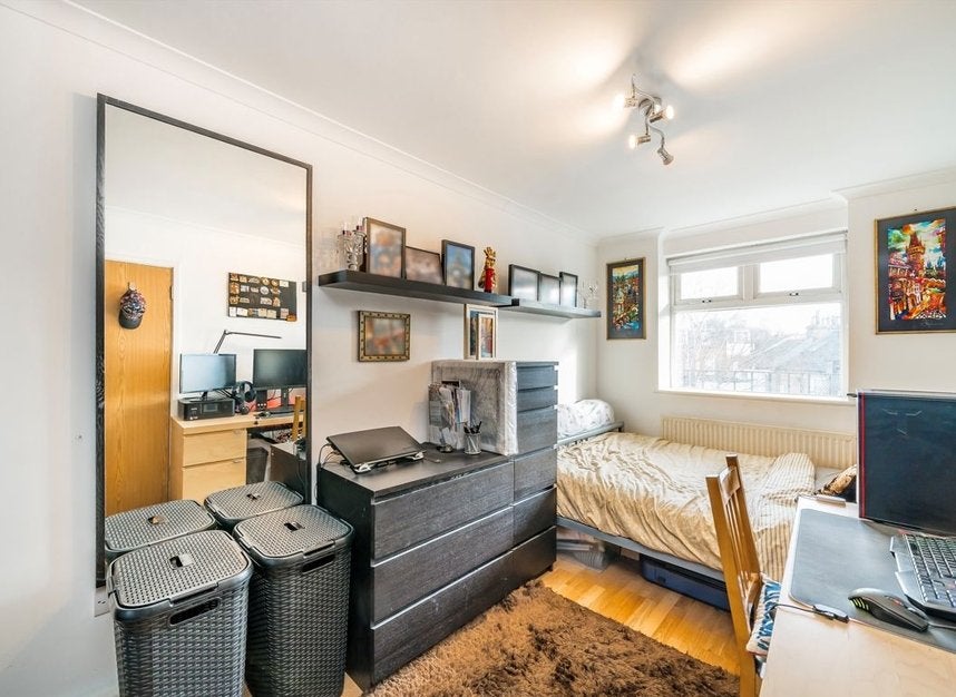 Flat Warwick Way in City of Westminster
