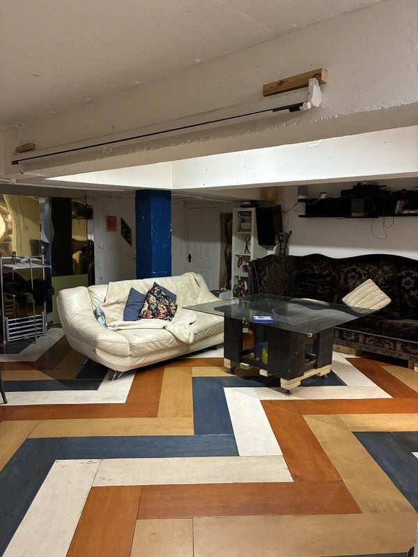 Room Stour Road in Greater London