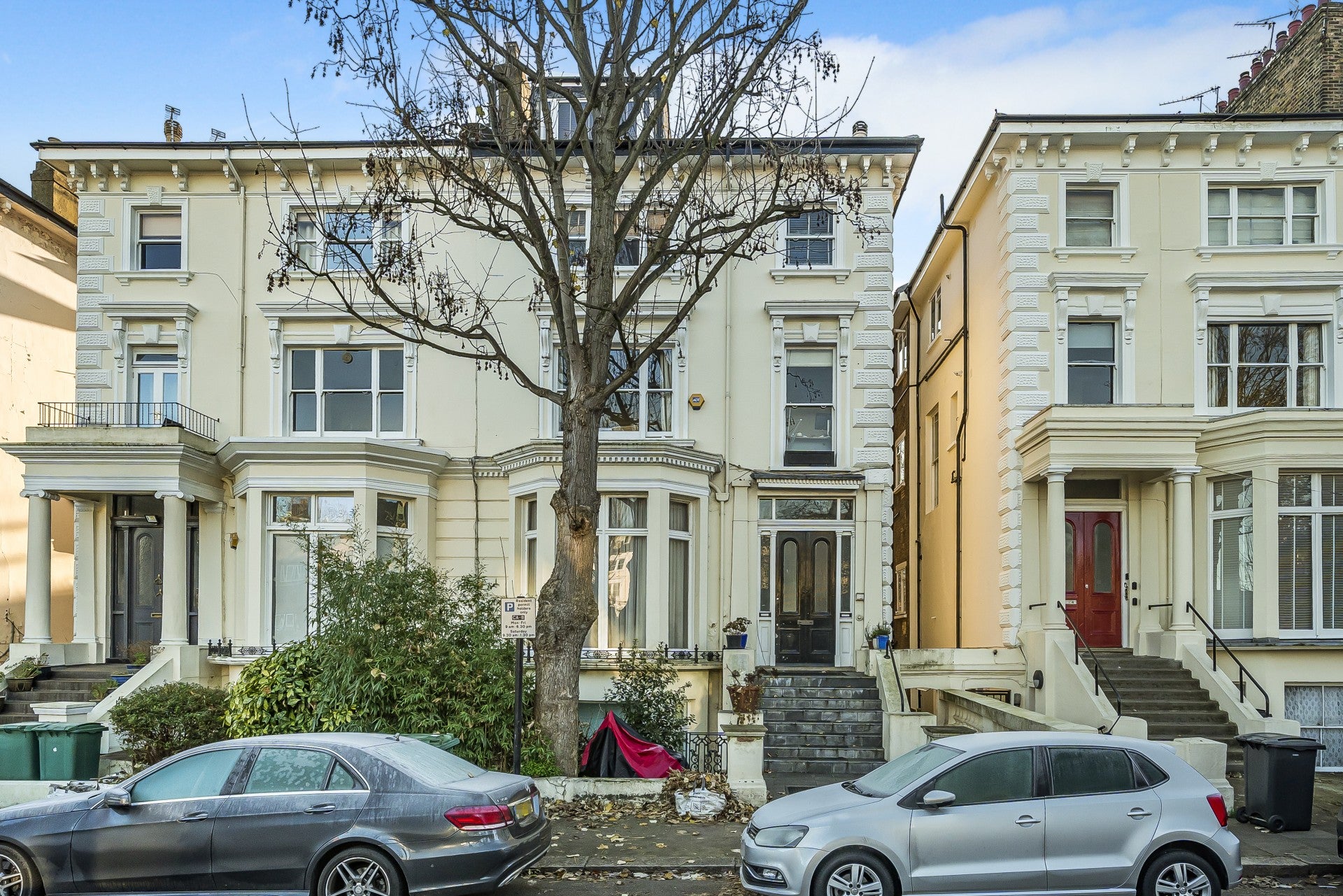 Flat Belsize Square in Greater London