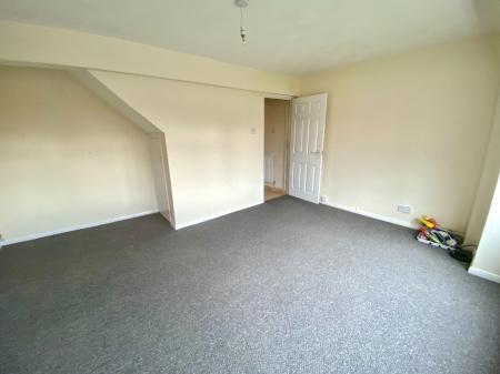 Flat Thackeray Drive in Tamworth