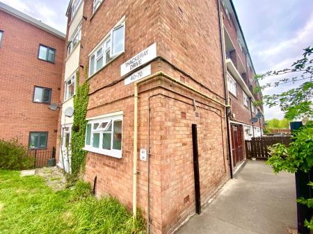 Flat Thackeray Drive in Tamworth