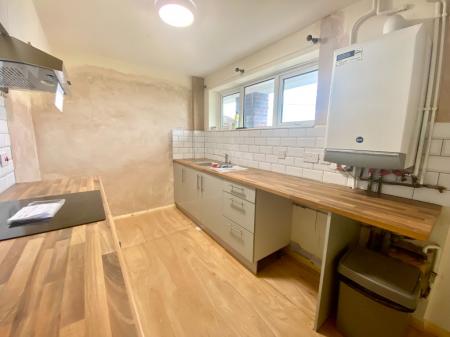Flat Thackeray Drive in Tamworth