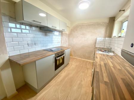 Flat Thackeray Drive in Tamworth