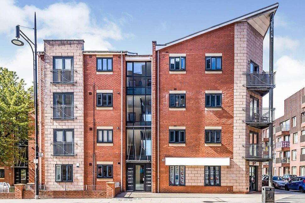 Flat Stretford Road in Manchester
