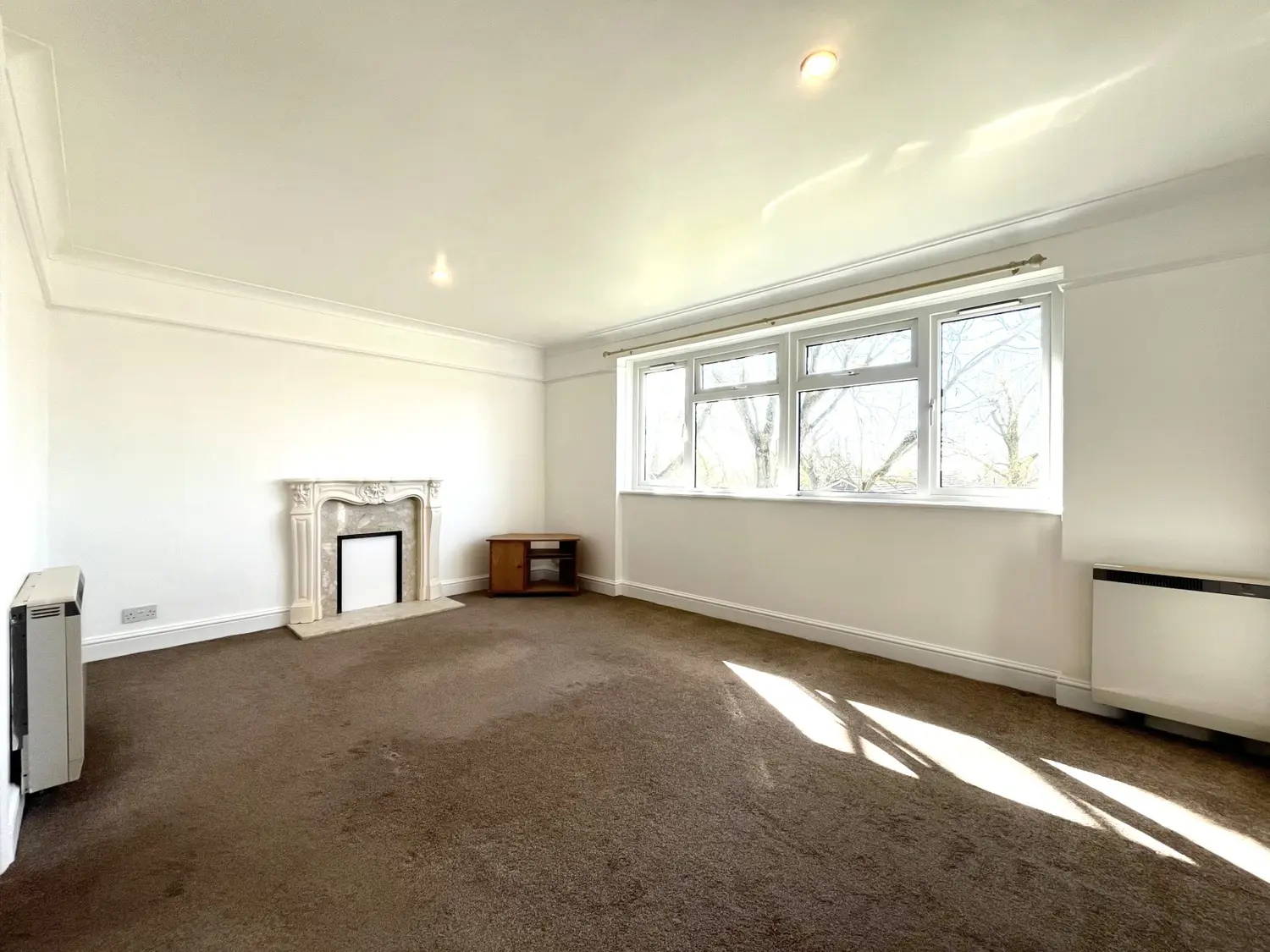 Flat Mayland Road in Witham