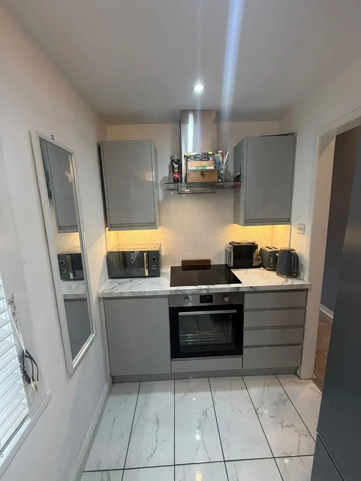 Flat Wennington Road in Greater London