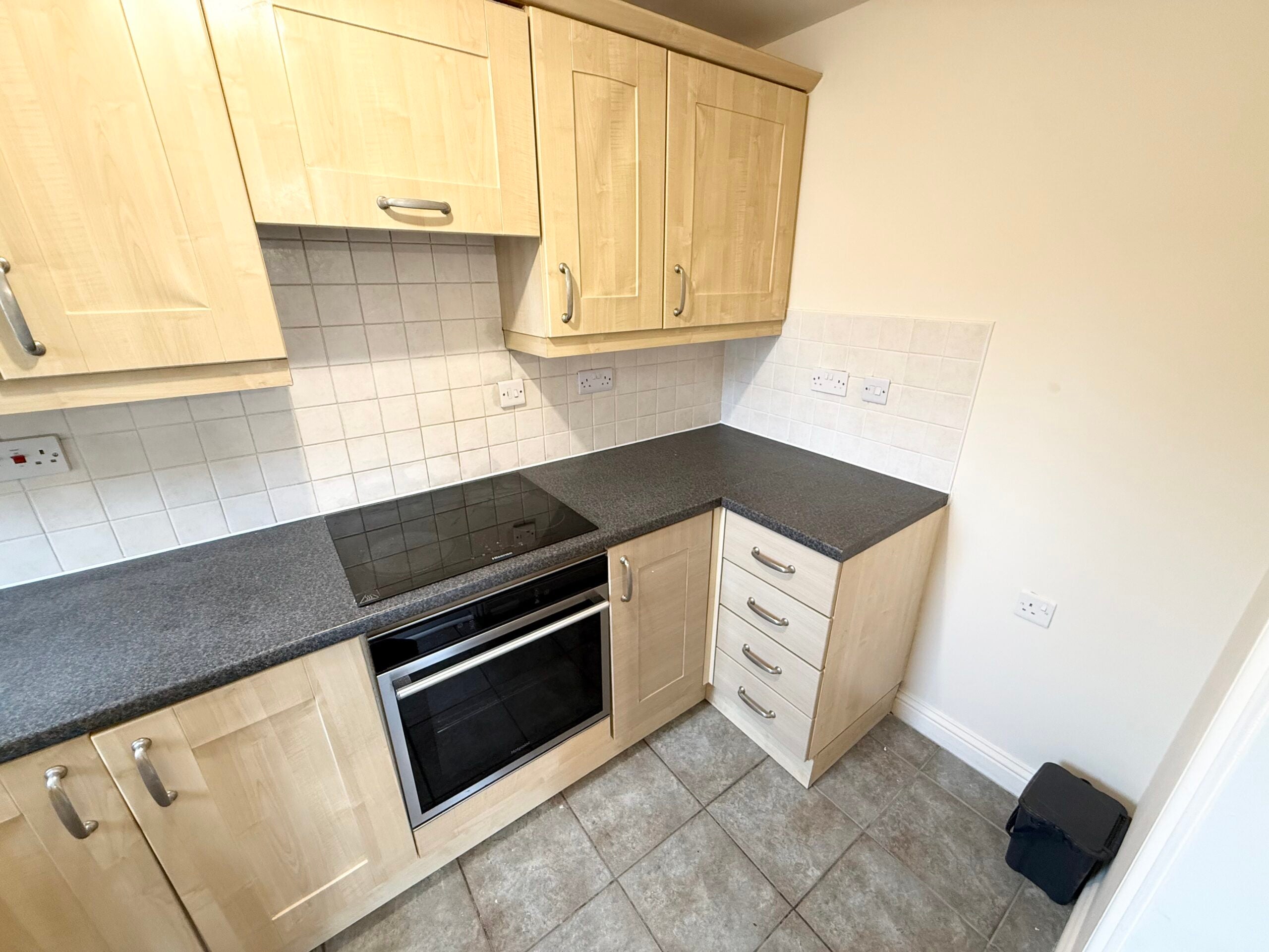 Flat Peterhouse Close in Peterborough
