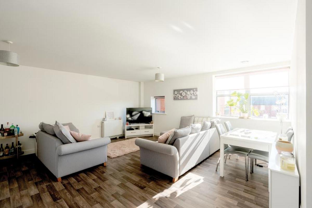 Flat Bartholomews Square in Bristol