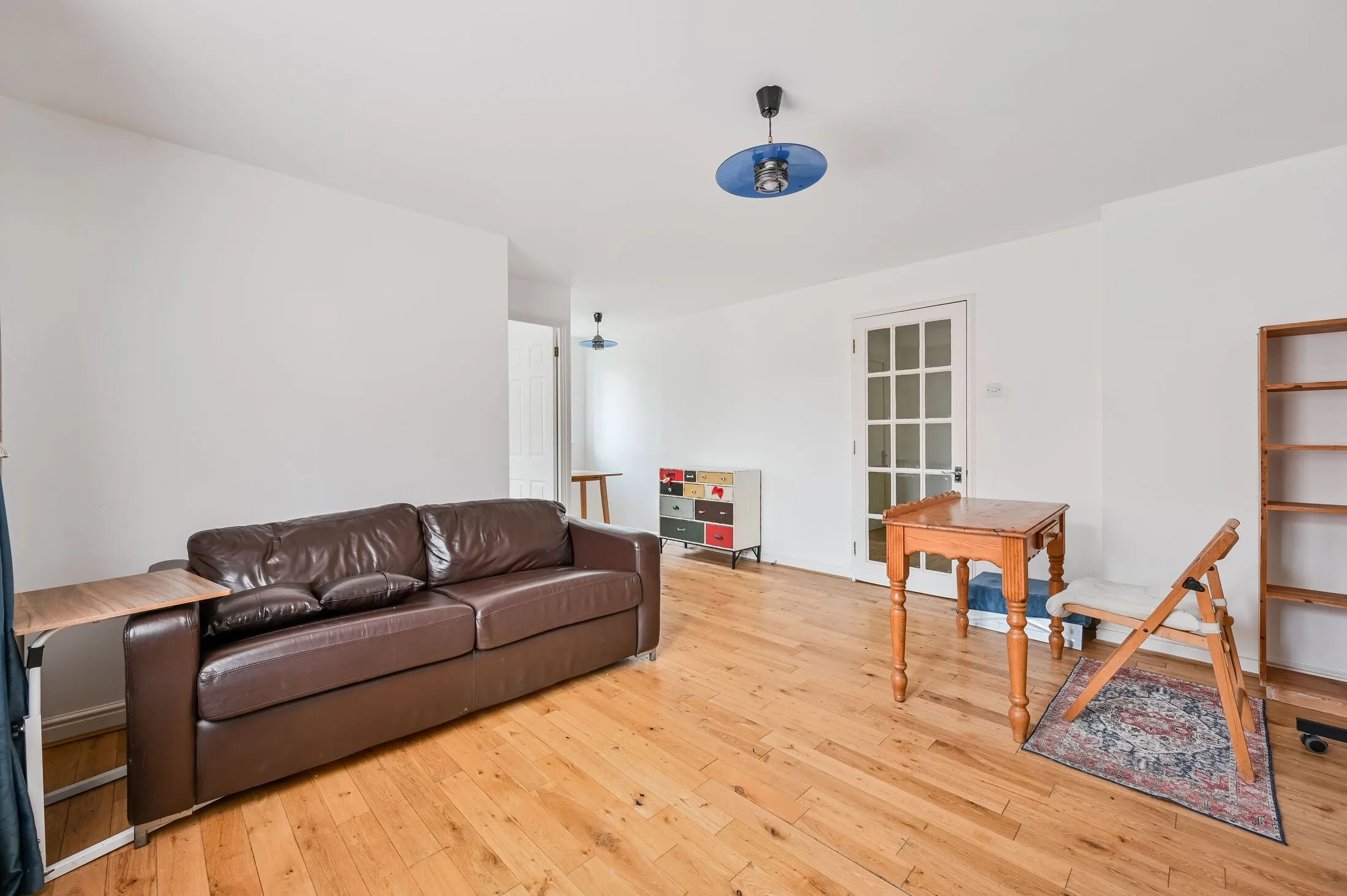 Flat Harlinger Street in Greater London