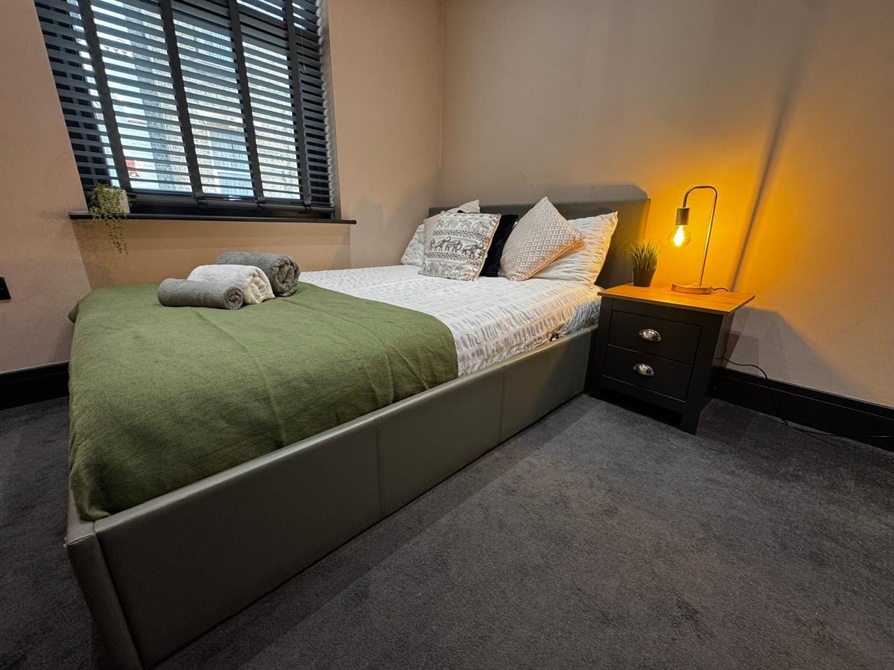 Room Railway Street in Chatham