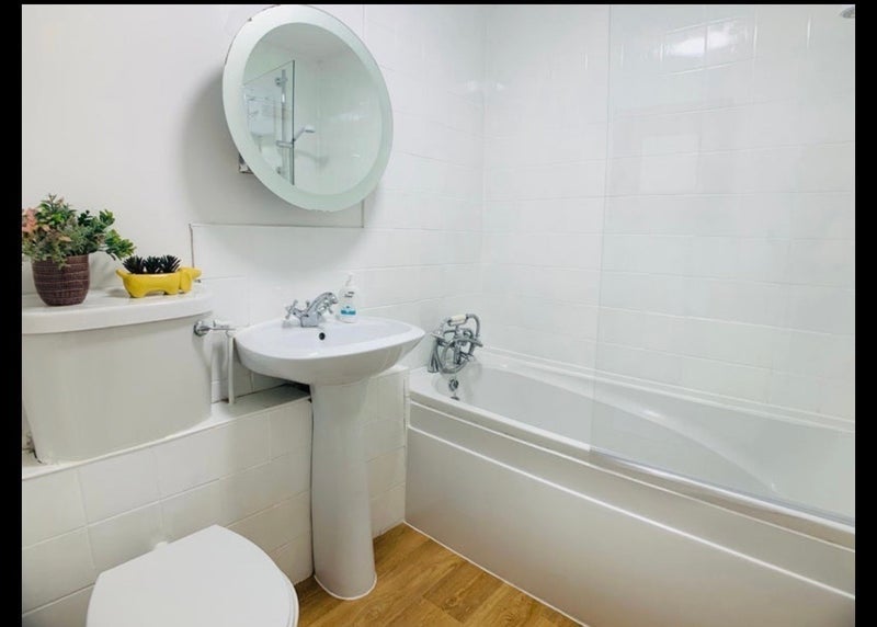 Room Stewart Street in Greater London