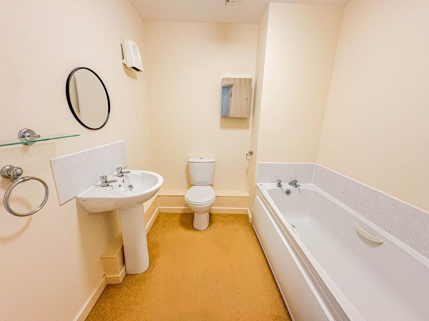 Flat Pendennis Park in Kingswood