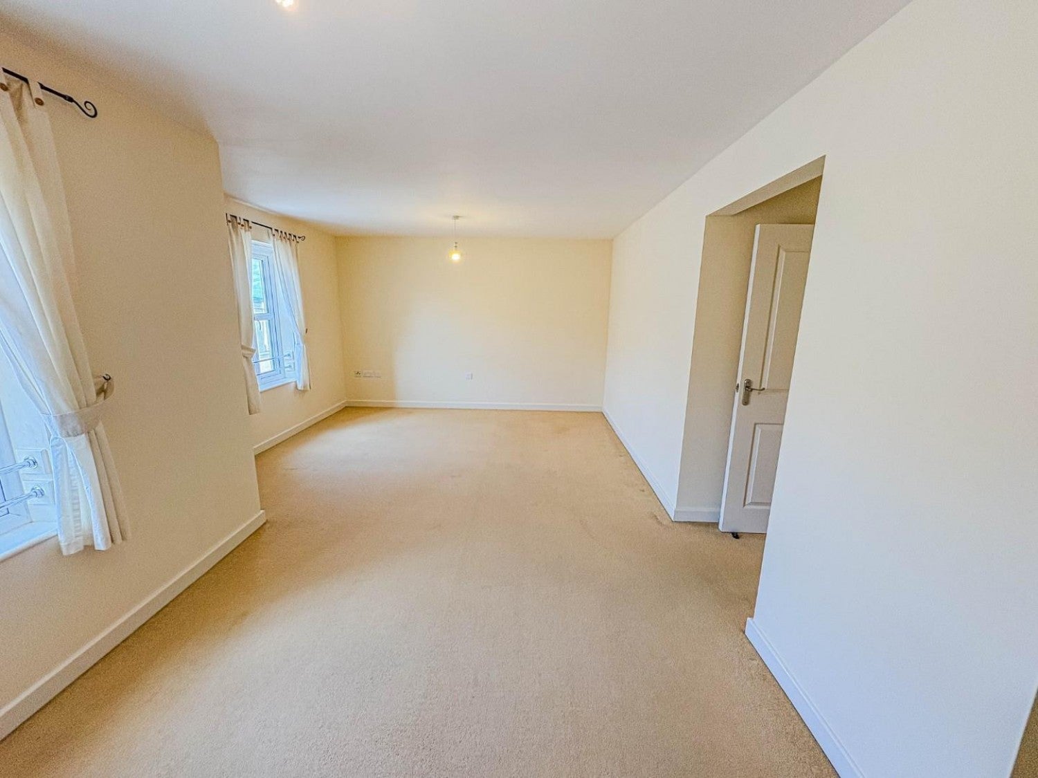 Flat Pendennis Park in Kingswood