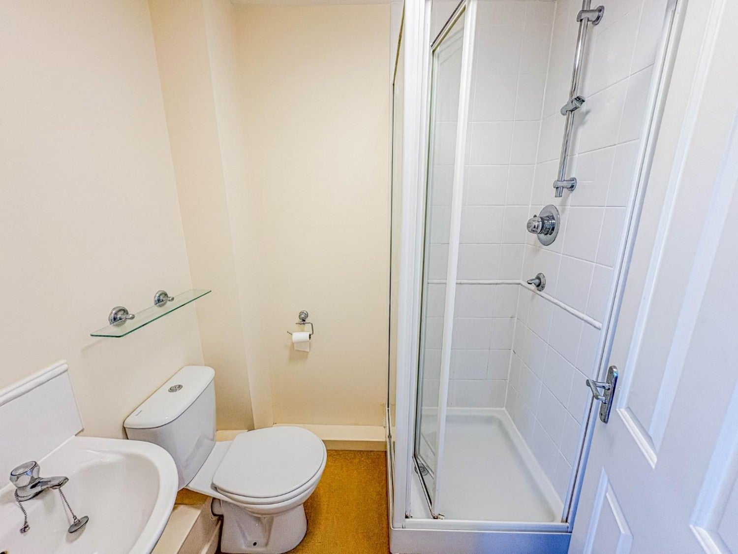 Flat Pendennis Park in Kingswood