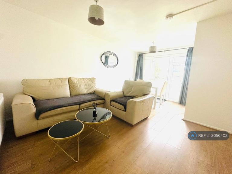 Flat Albyn Bank Road in Preston