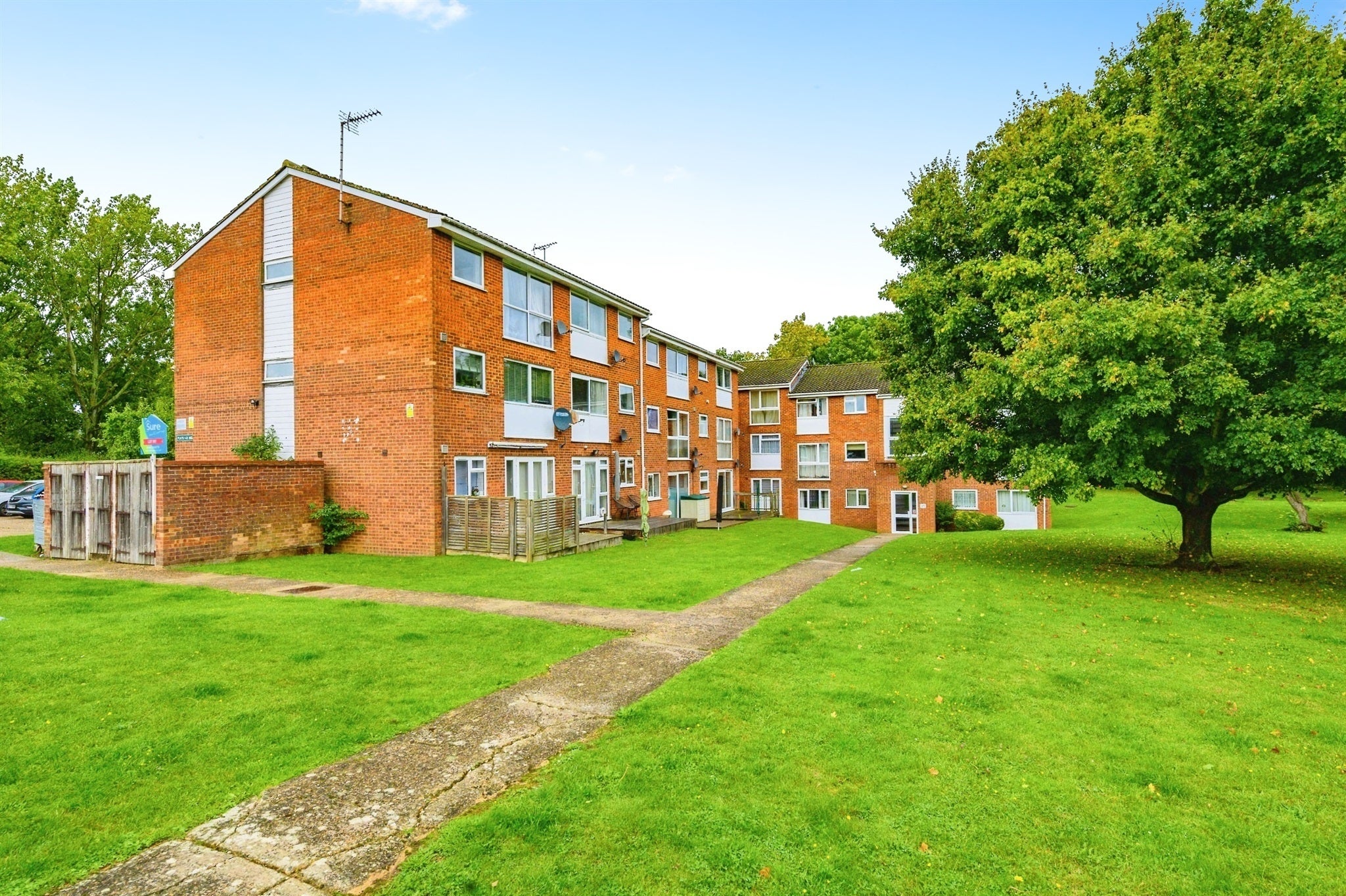 Flat Nightingale Walk in Dacorum