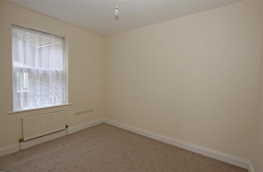 Flat Chatsworth Road in Greater London