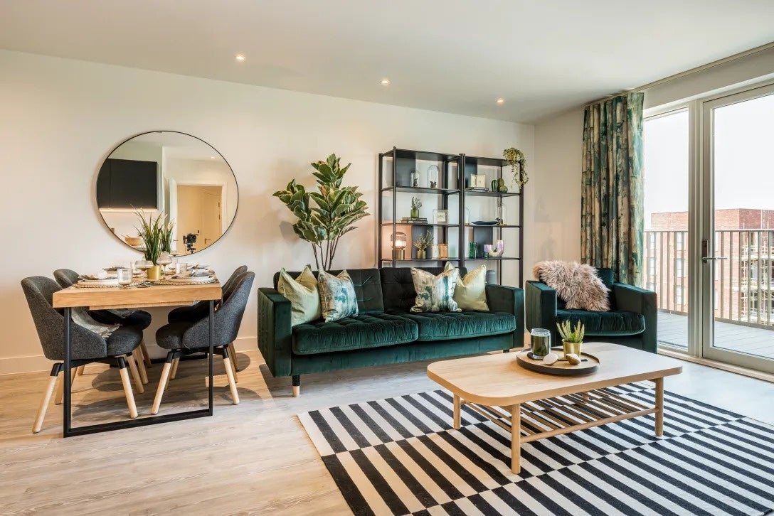 Flat Civic Street in Greater London