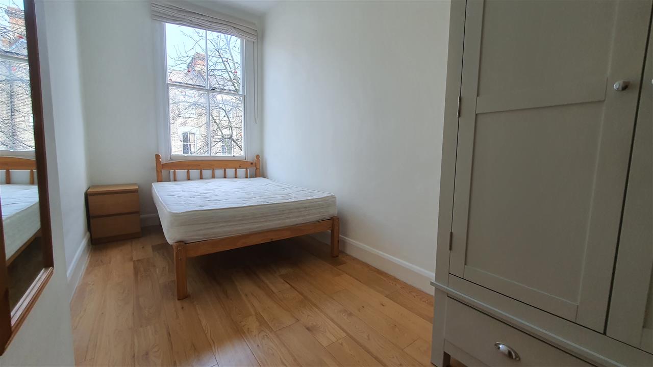 Flat Crayford Road in Greater London