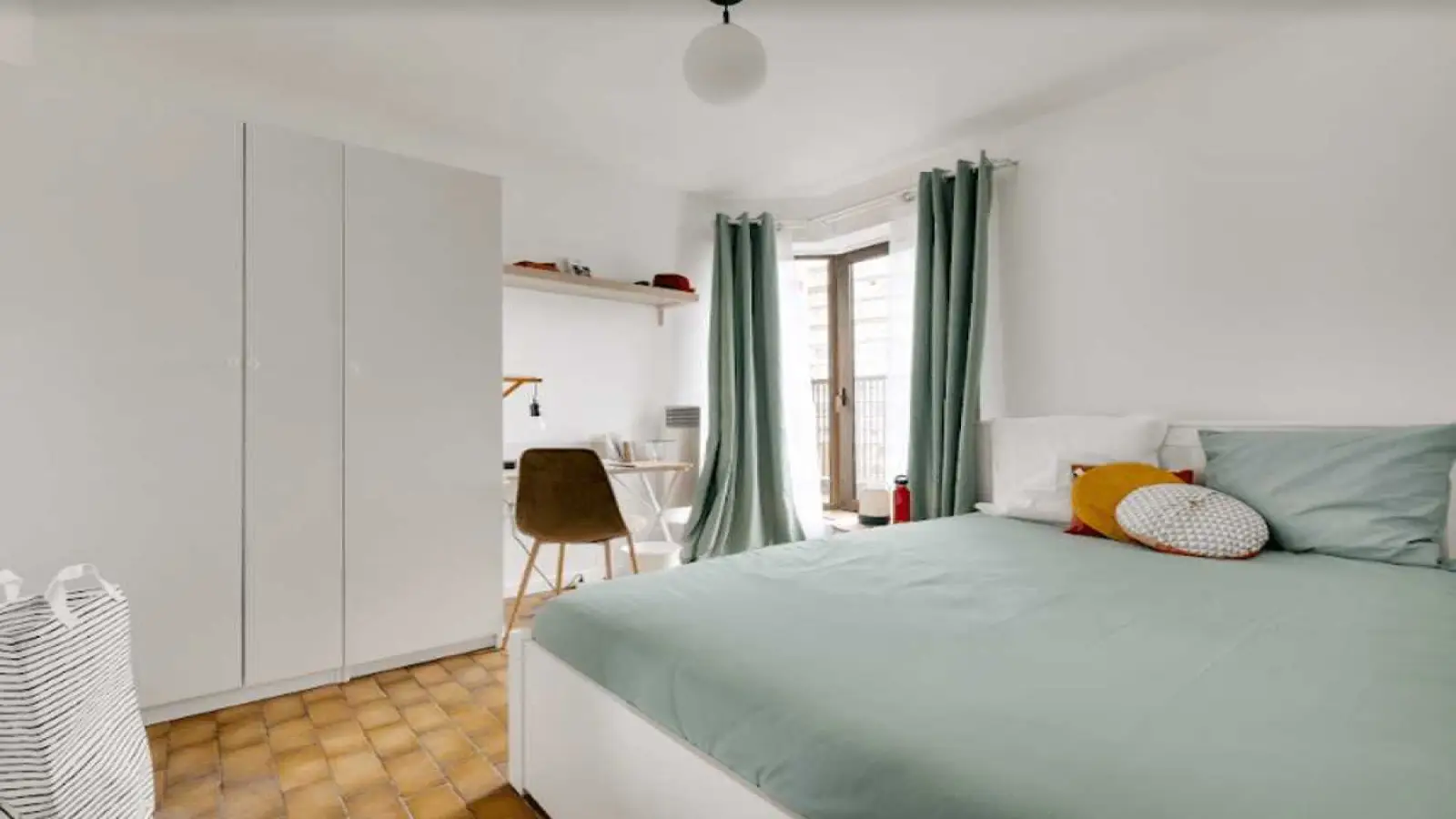 Appartement Rue Armand Carrel à Paris