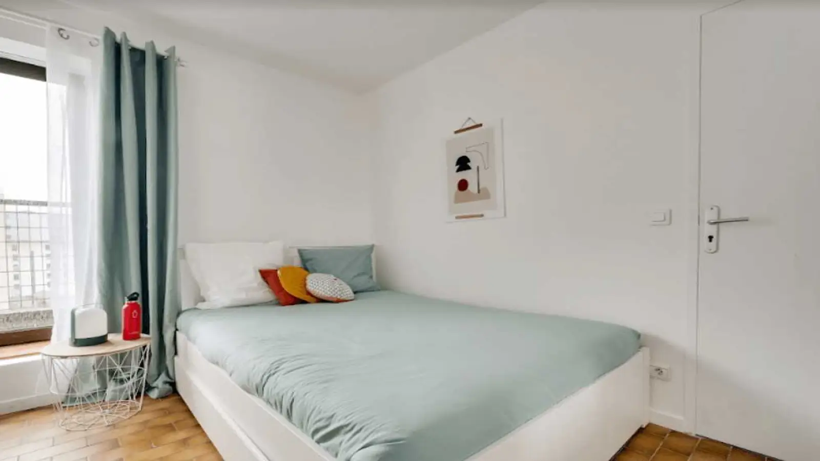 Flat Rue Armand Carrel in Paris