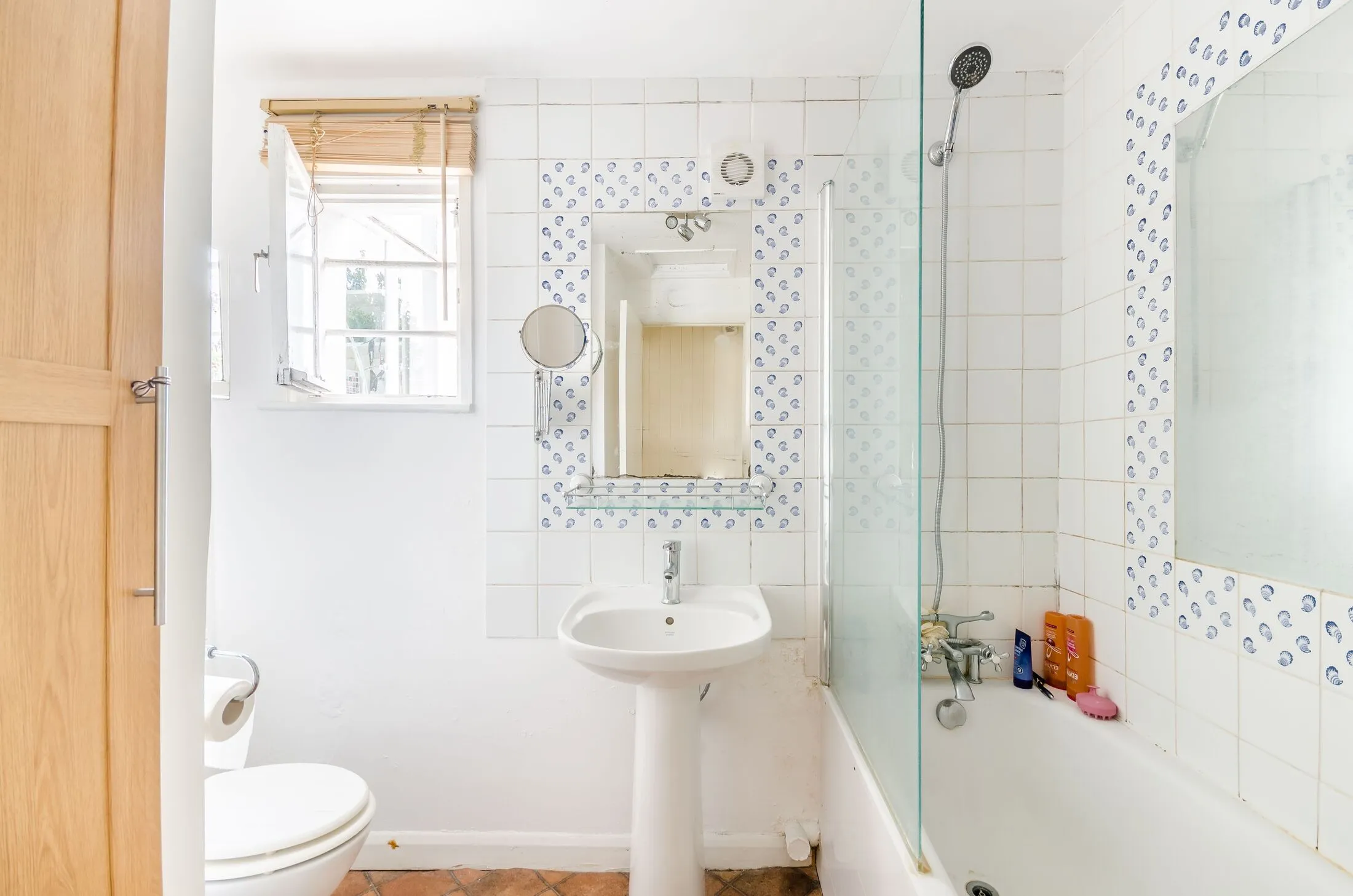 Flat Wakehurst Road in Greater London