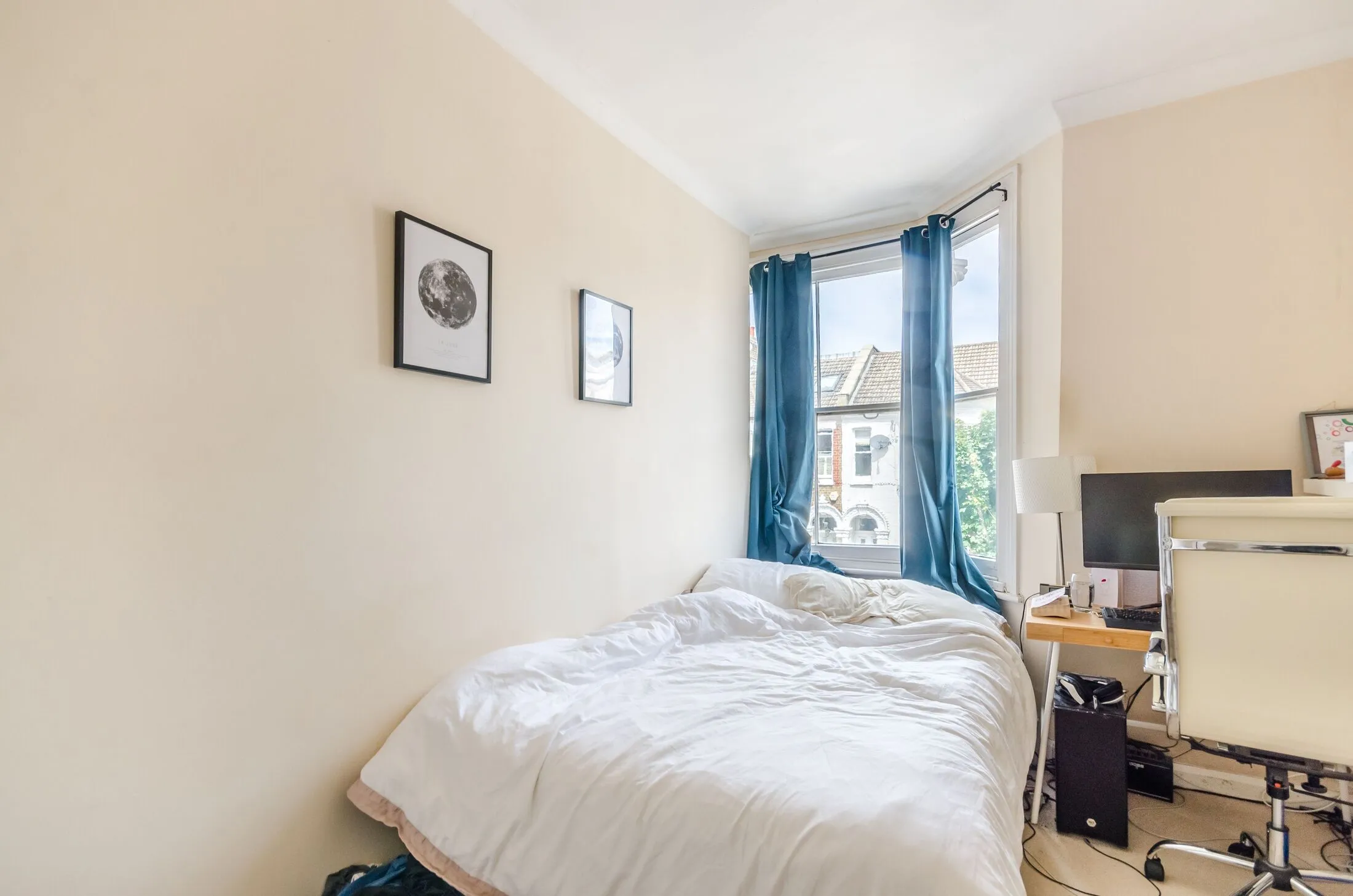 Flat Wakehurst Road in Greater London