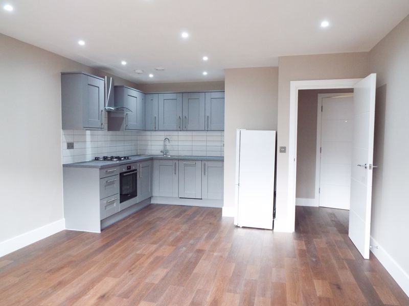 Flat Fishponds Road in Wokingham