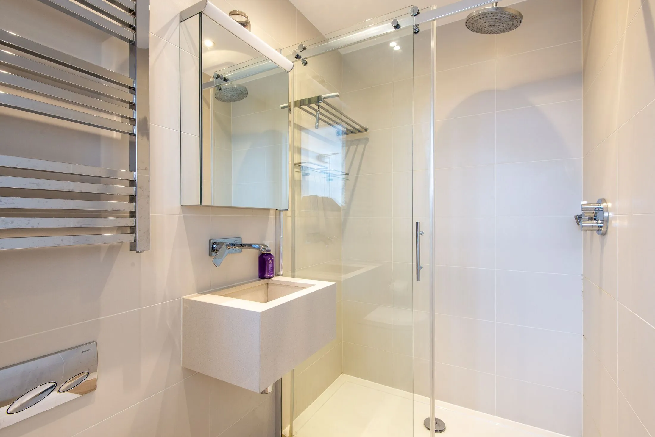 Flat Swiss Terrace in Greater London