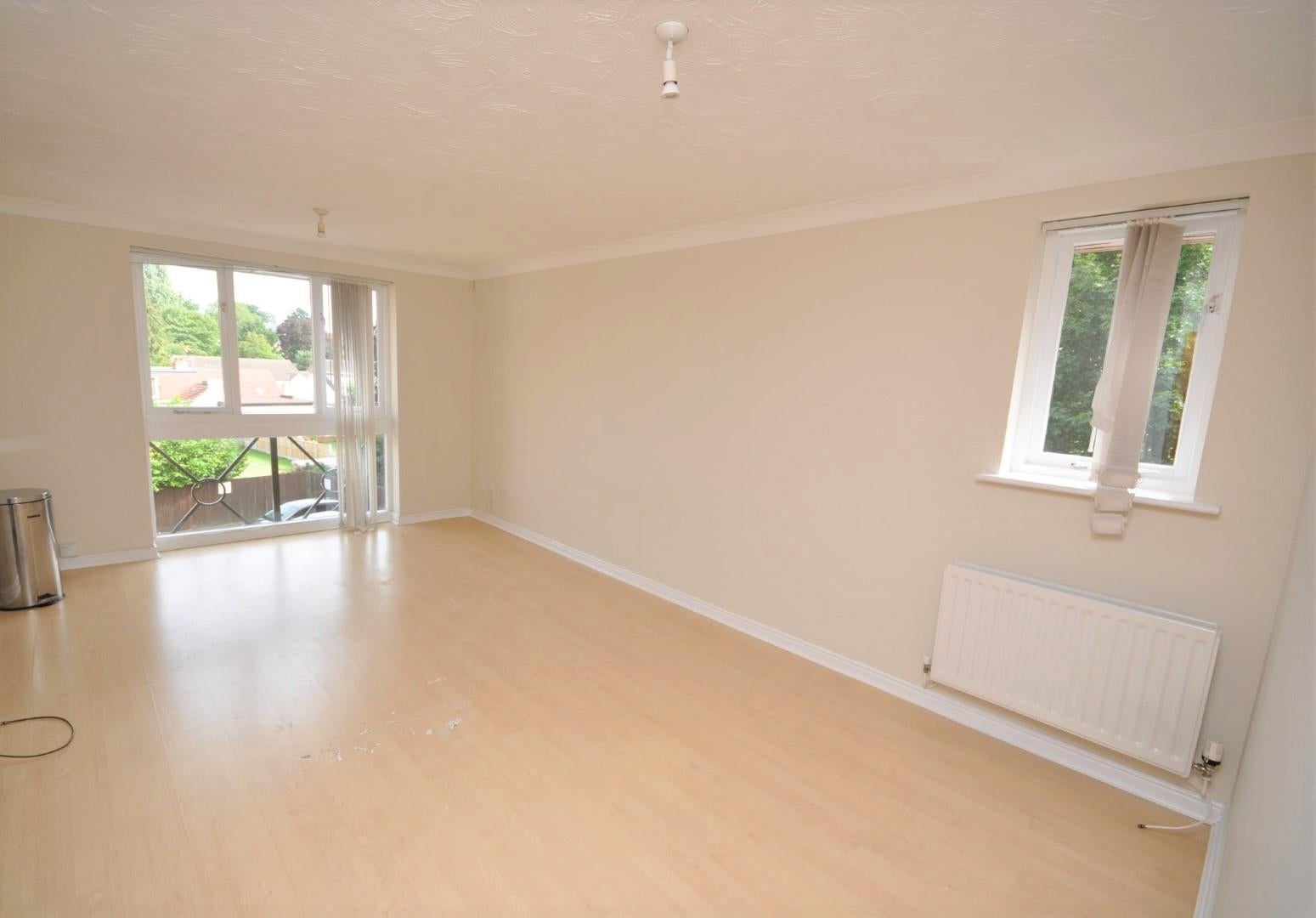 Flat Abraham Court in Greater London