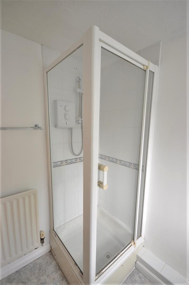 Flat Abraham Court in Greater London