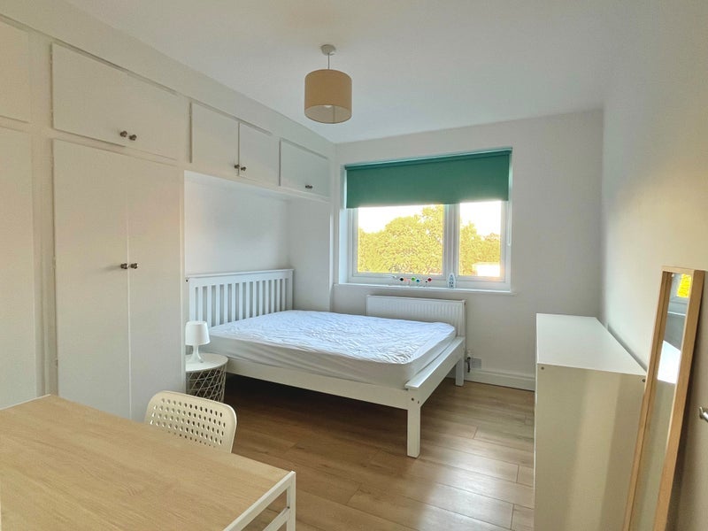 Room Wimbledon Park Road in Greater London