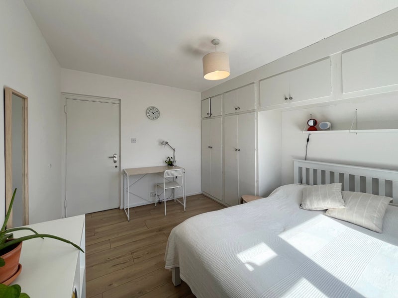 Room Wimbledon Park Road in Greater London