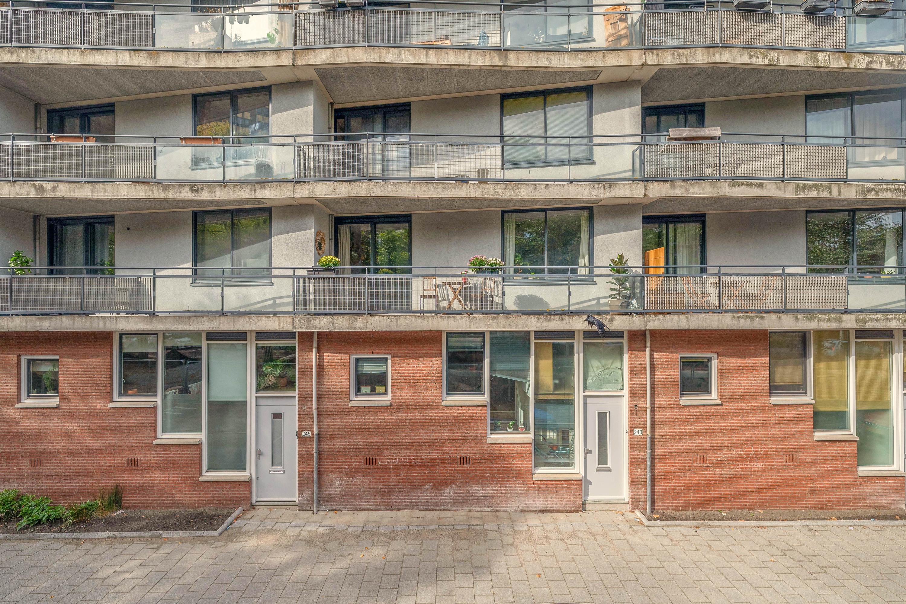 Appartement te koop: Claes de Vrieselaan 203, Rotterdam