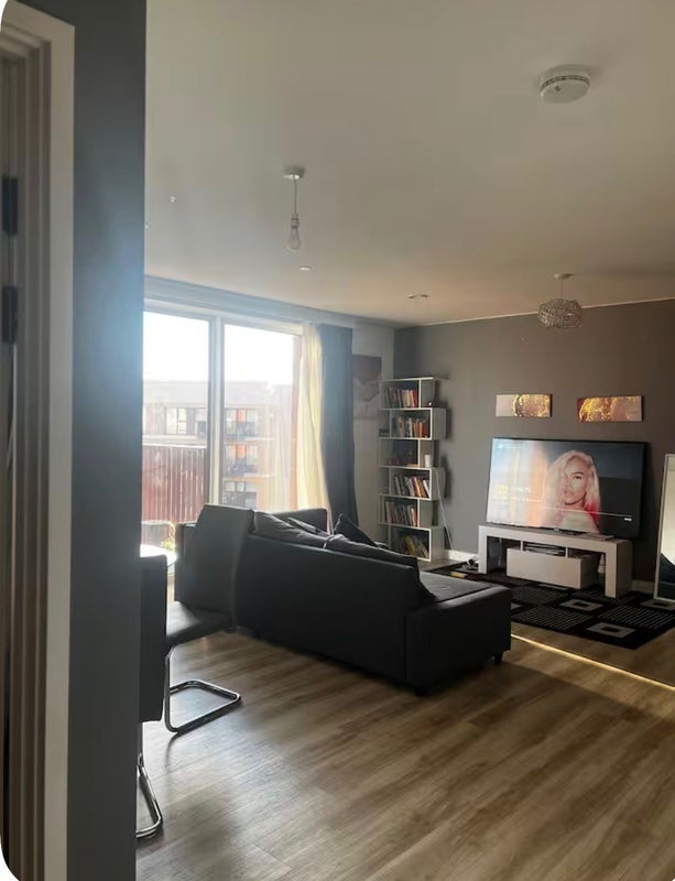 Flat Townsend Street in Greater London