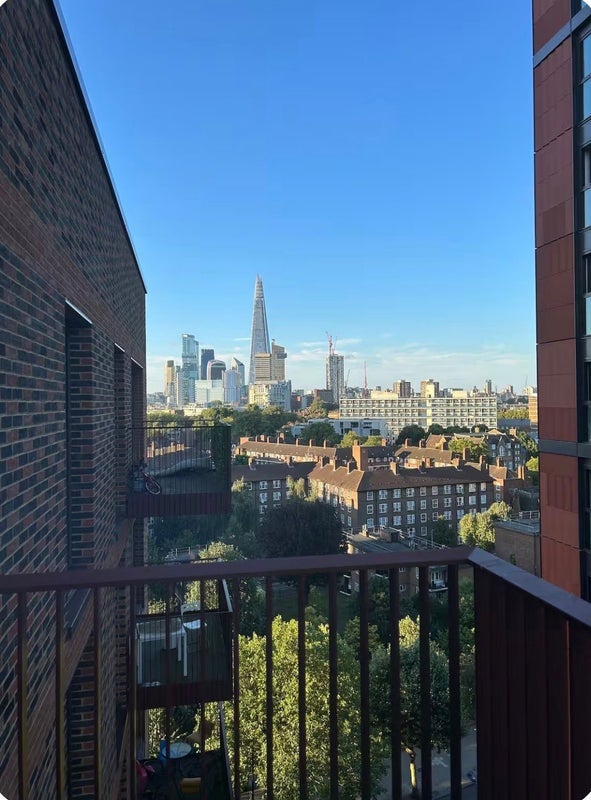 Flat Townsend Street in Greater London