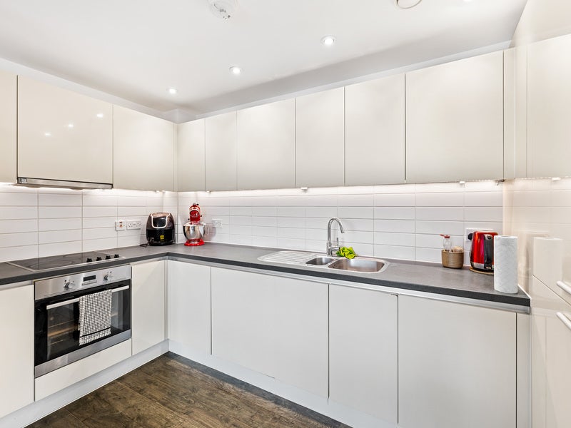 Flat Queensway in Reigate and Banstead