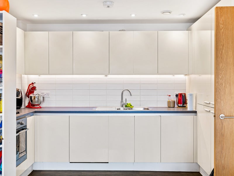 Flat Queensway in Reigate and Banstead